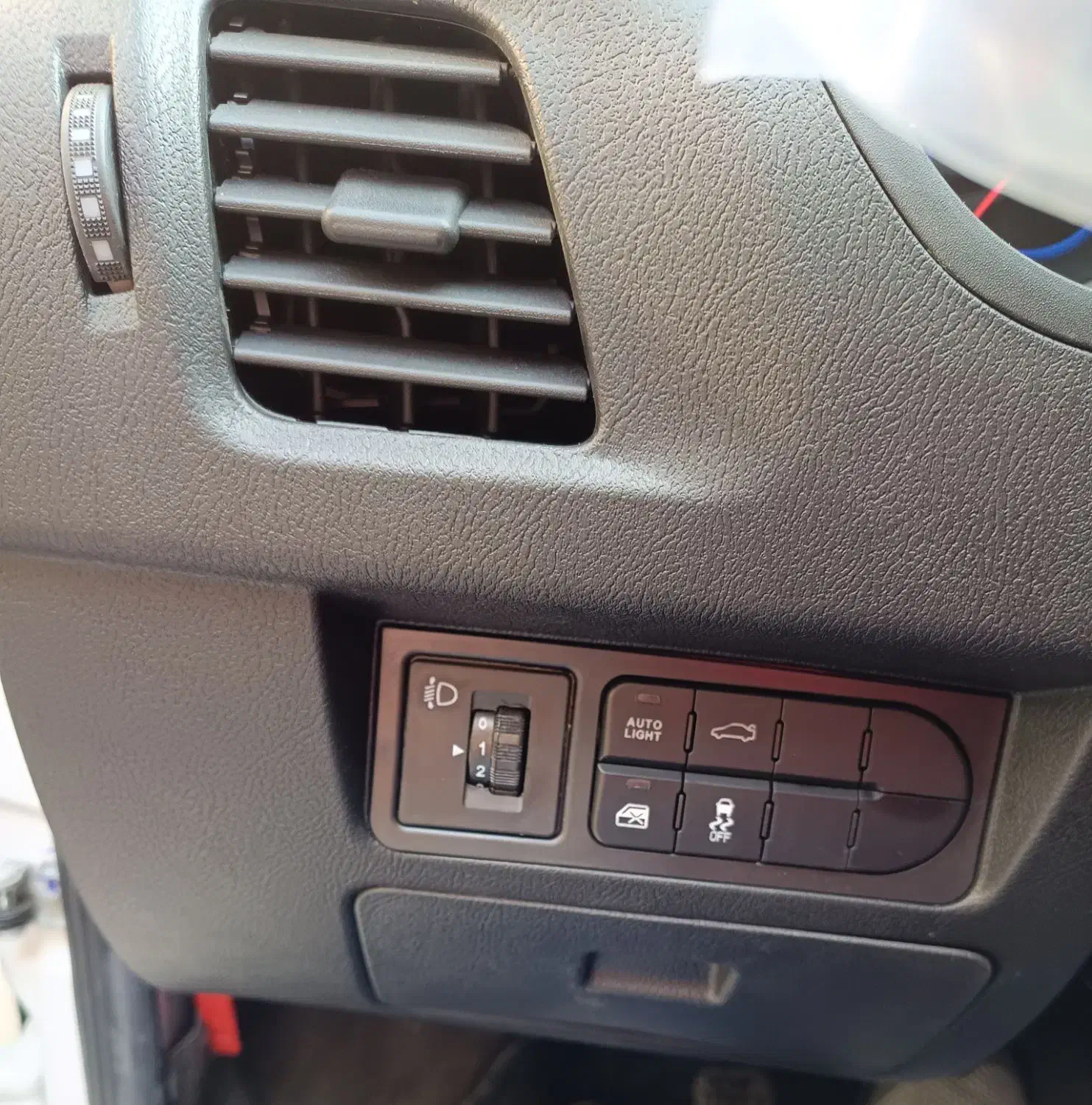 ساینا|خودرو سواری و وانت|شال, |دیوار