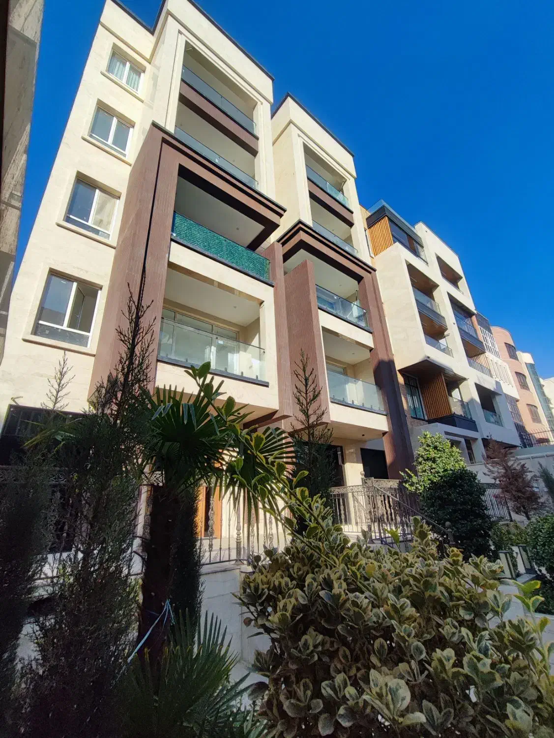 بازسازی کامل واحدهای مسکونی و اپارتمان|خدمات پیشه و مهارت|کرج, فاز ۱ مهرشهر|دیوار