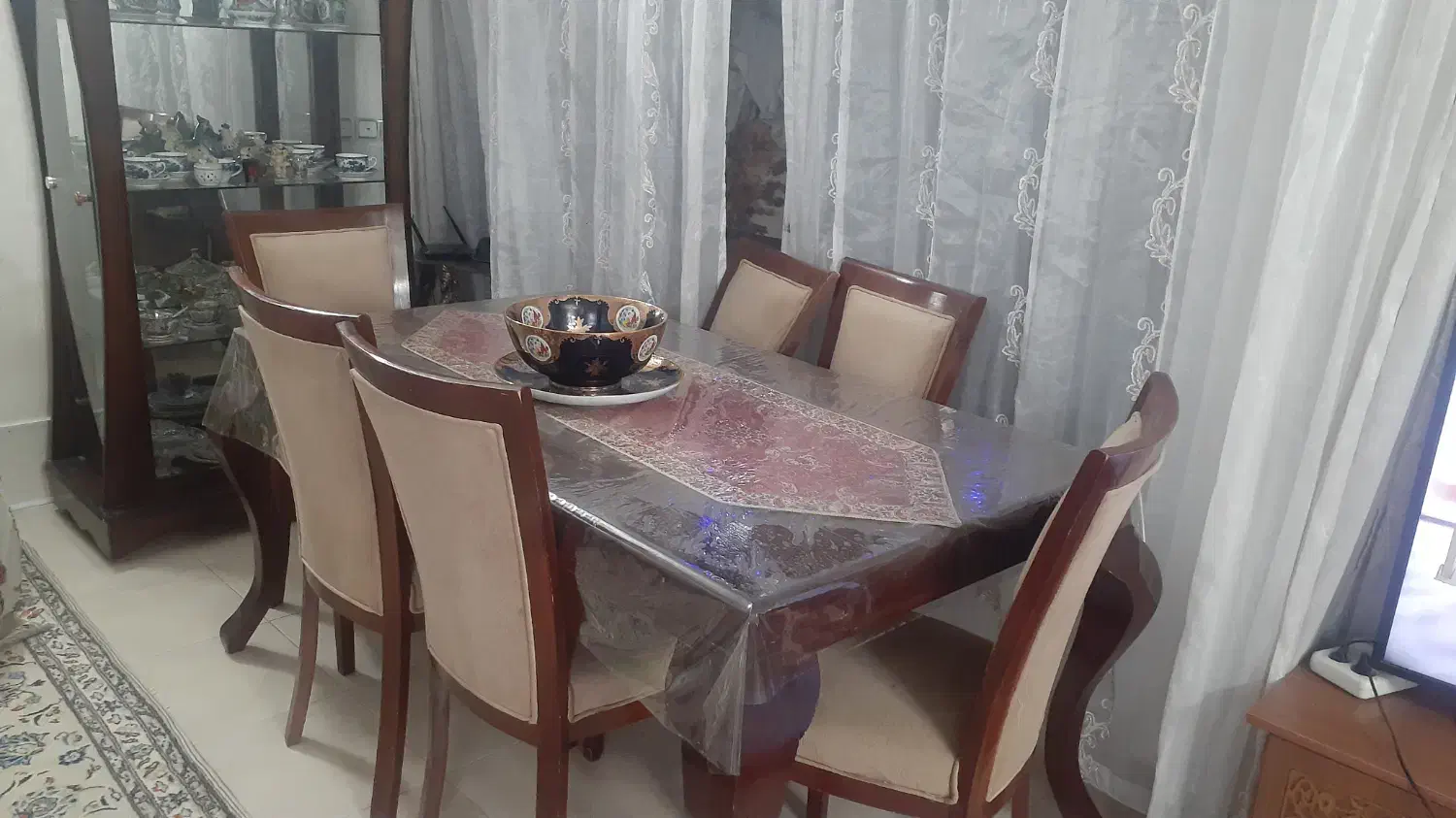 نهارخوری ۶ نفره|میز و صندلی غذاخوری|اصفهان, جلفا|دیوار