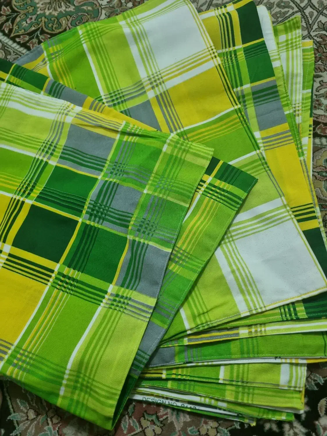 روبالشی|رختخواب، بالش، پتو|شیراز, فضل‌آباد|دیوار