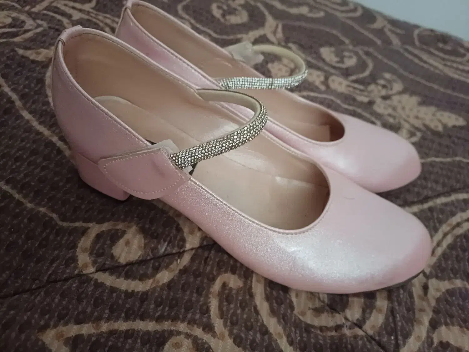 کفش دخترانه سایز۳۶ پاشنه سه سانت|کفش و لباس بچه|بندر ماهشهر, |دیوار