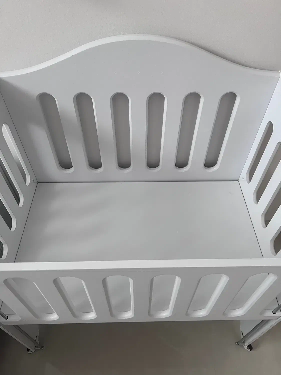 تخت کنار مادر چرخ دار|تخت و صندلی بچه|مشهد, آبکوه|دیوار