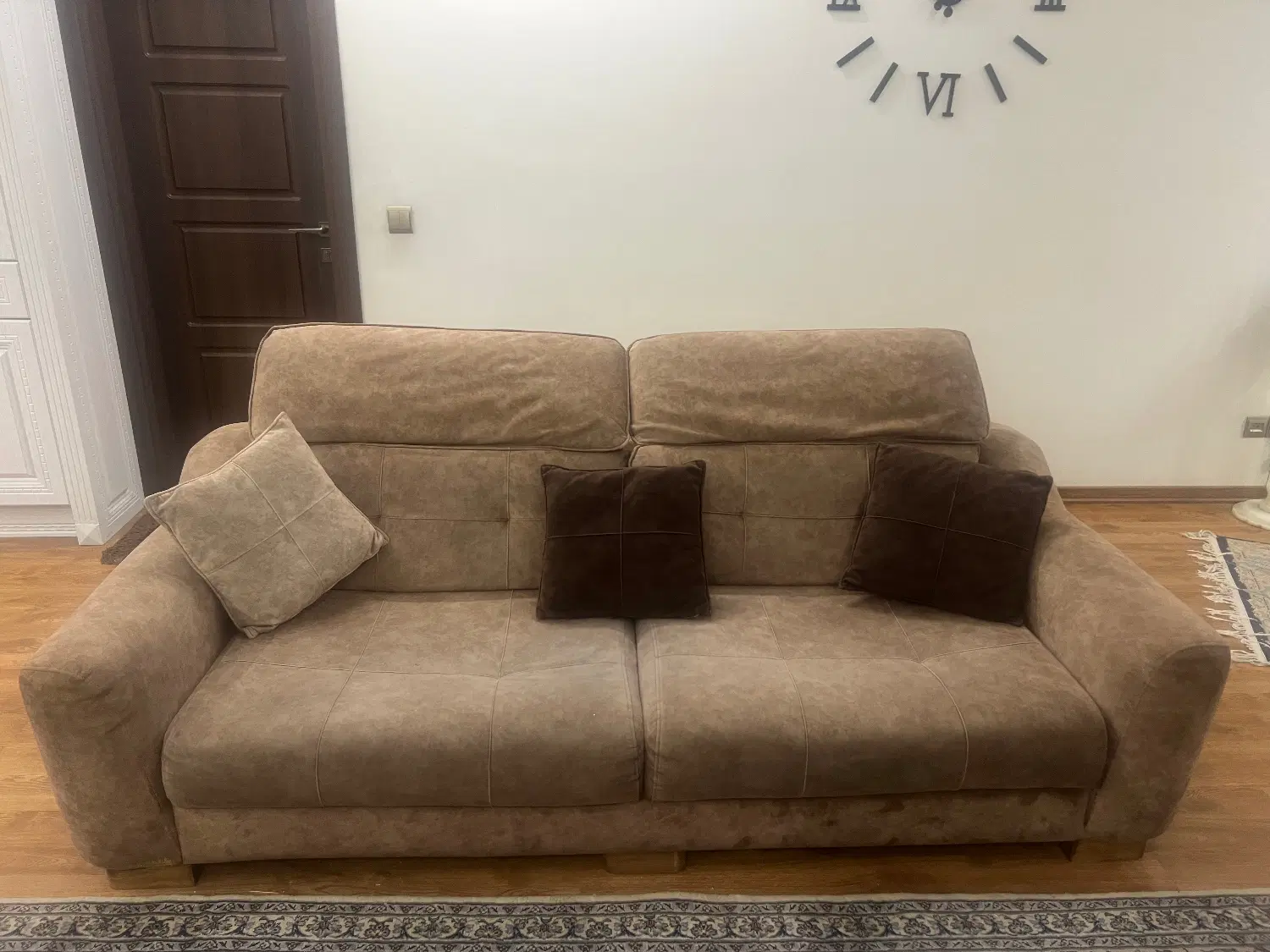 مبل راحتی درحد ۸ نفره دوتا سه نفره دوتا تک|مبلمان خانگی و میز عسلی|تهران, شهرک آزمایش|دیوار