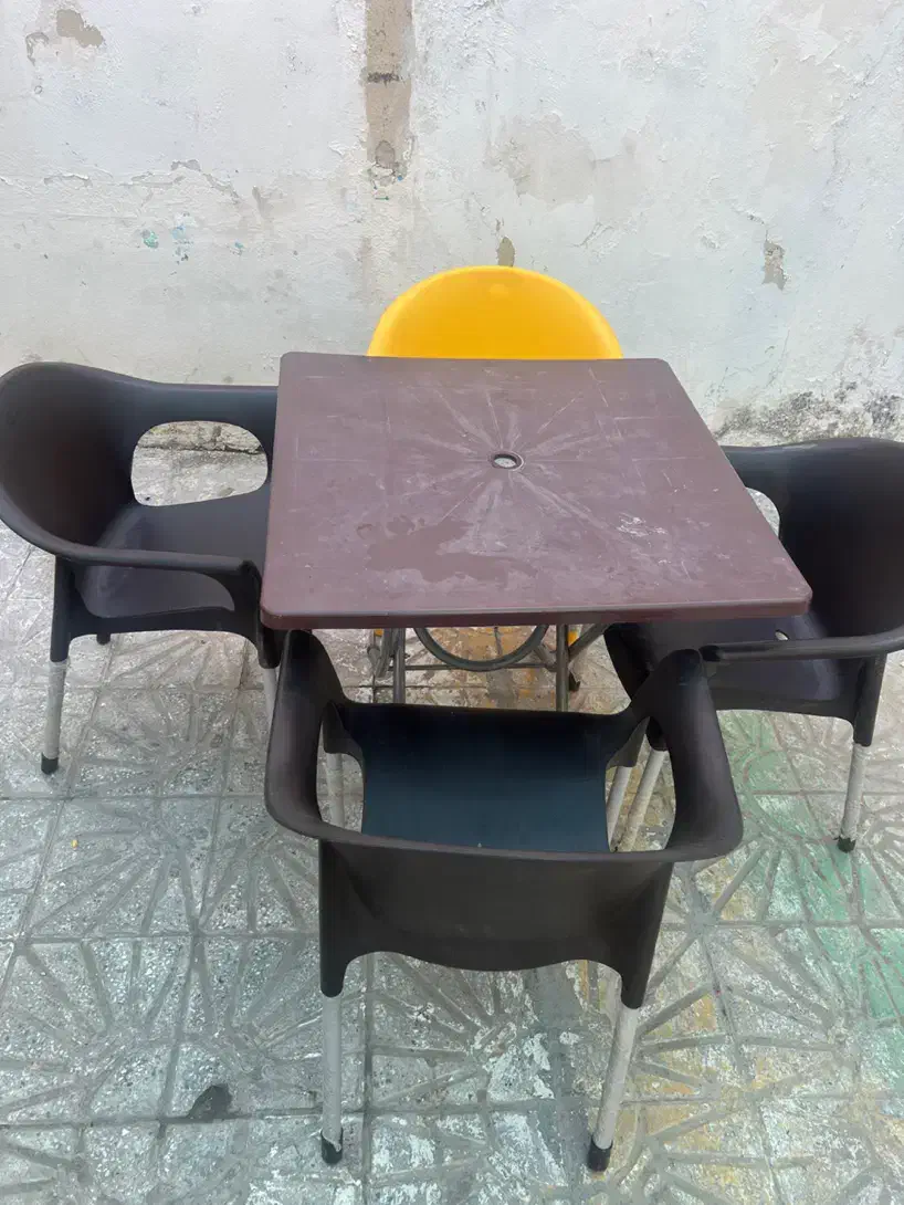 میز صندلی|صندلی و نیمکت|بندرعباس, |دیوار