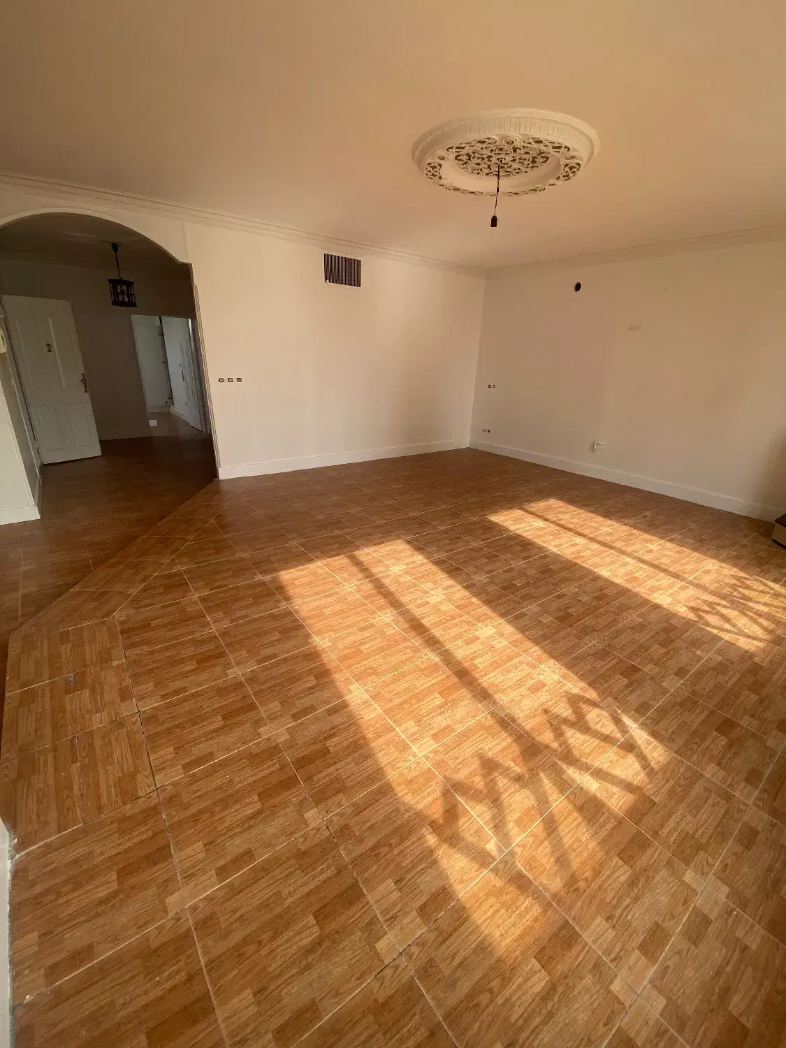 ۱۴۰ متر تک واحدی طبقه اول ۳ خواب|فروش آپارتمان|شاهین‌شهر, چمران|دیوار