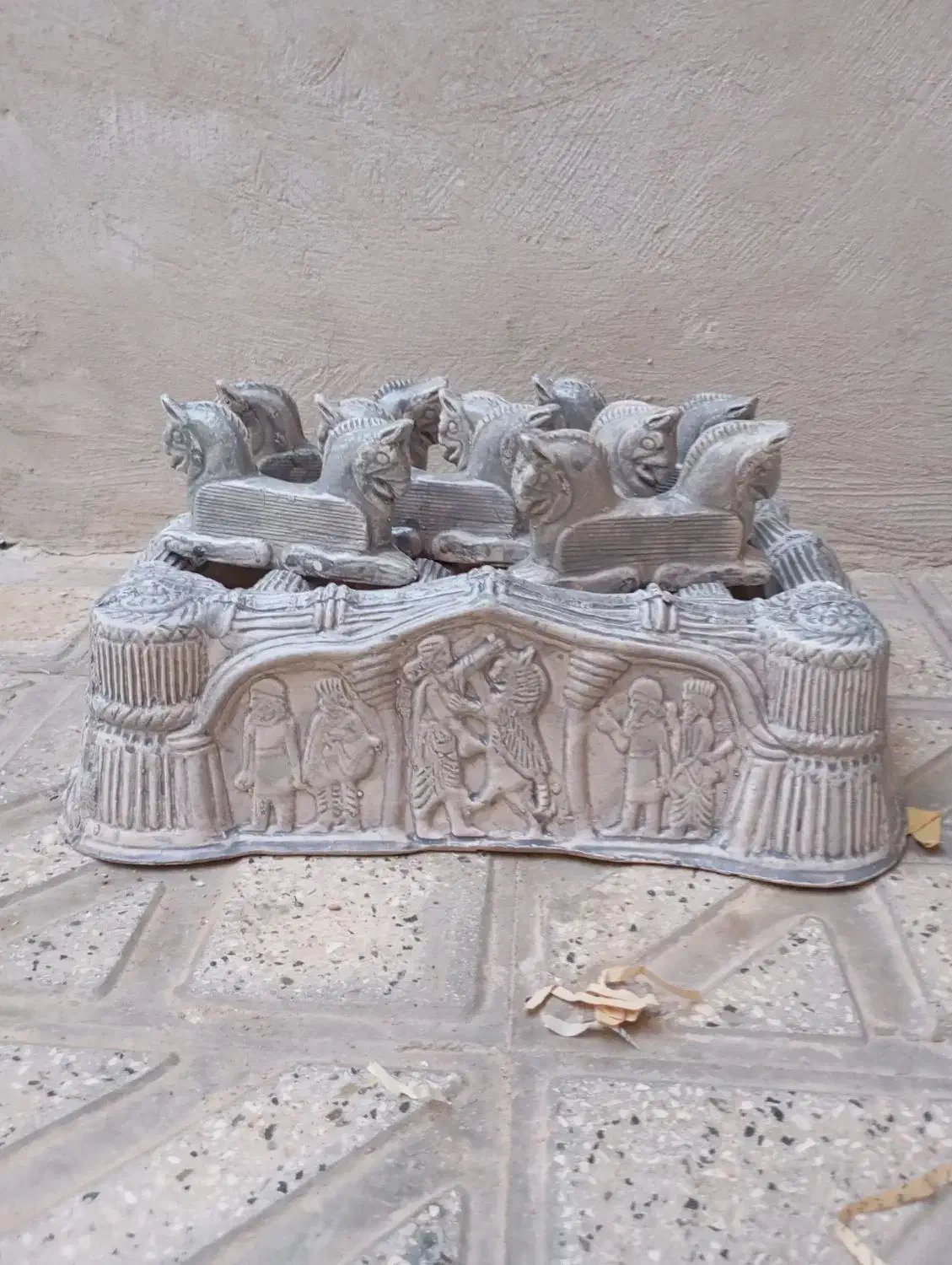 شومینه سنگی .به شکل هخامنشی|بخاری، هیتر، شومینه|شیروان (خراسان), |دیوار