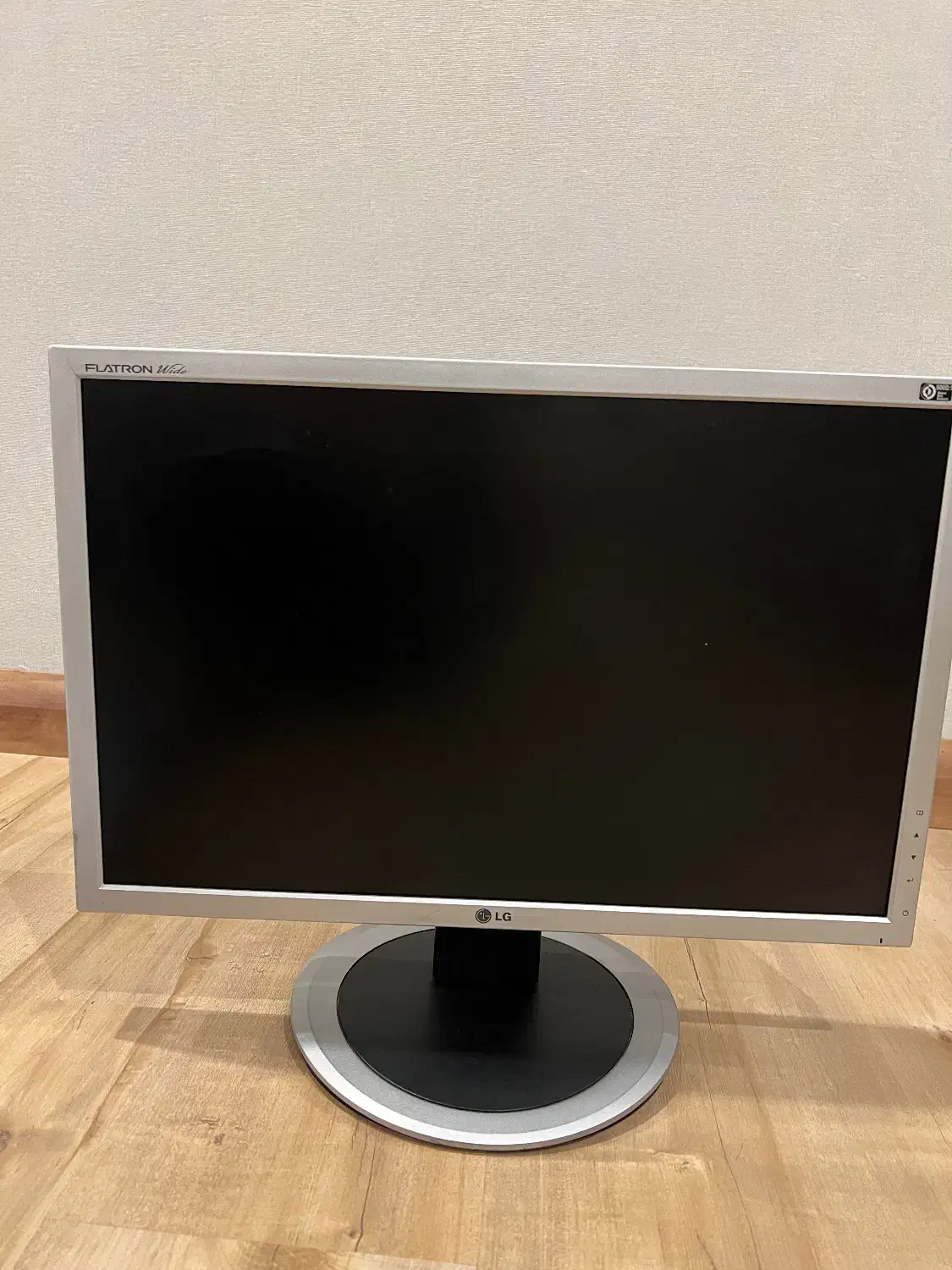 فروش ال سی دی الجی ۲۱ اینچ اصل اندونزی|قطعات و لوازم جانبی رایانه|اندیشه, اندیشه فاز ۴|دیوار