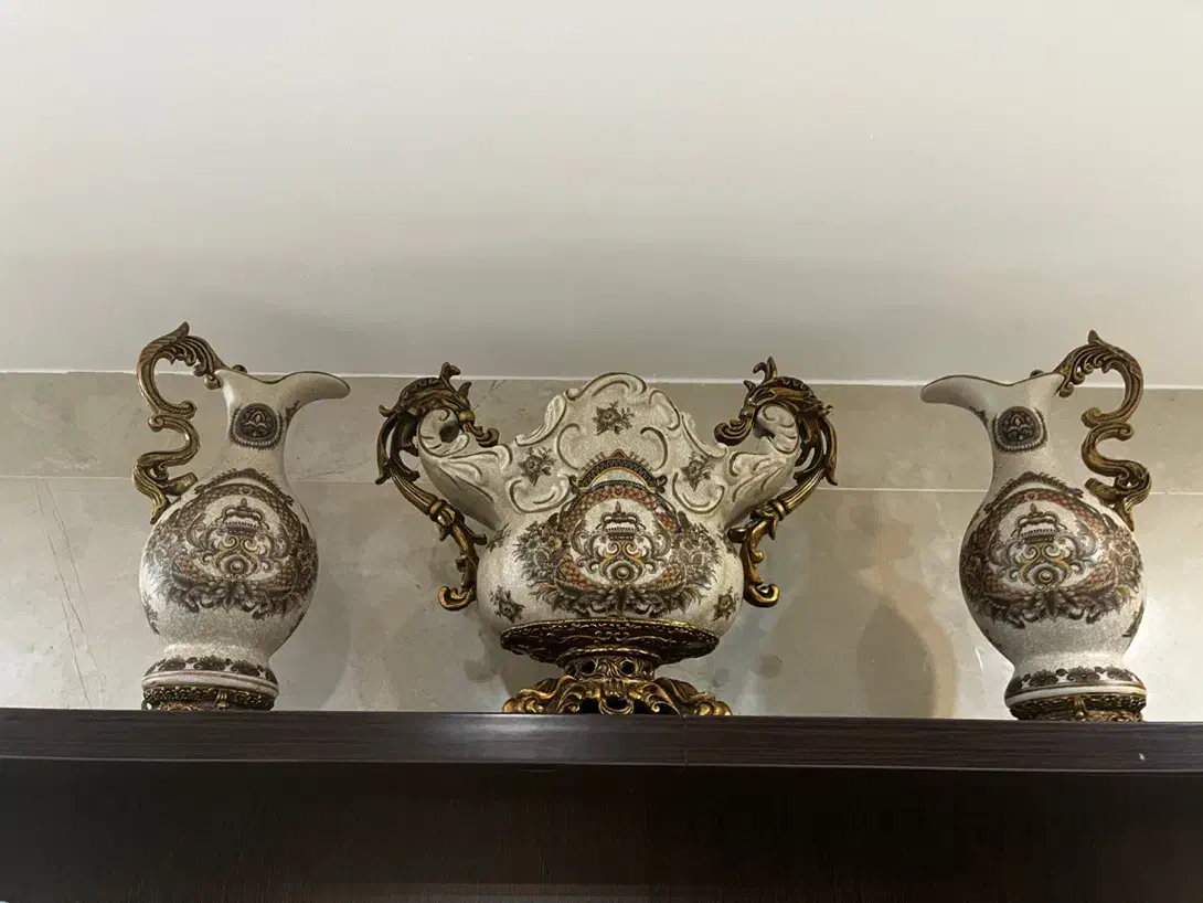 سرویس تزئینی زیرخاکی|کلکسیون اشیاء عتیقه|قم, باغ شازده|دیوار