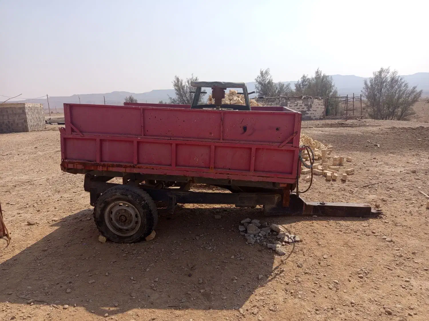 فروش تریلی ومخزنه تایر دار|ماشینآلات صنعتی|لار, |دیوار