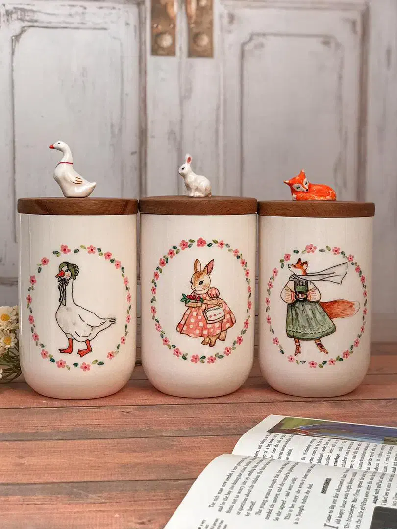 نیروی نقاشی روی ظروف سرامیک|استخدام هنری و رسانه|مشکیندشت, |دیوار