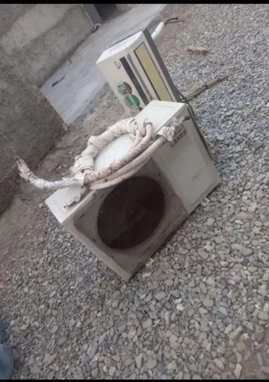 ضایعات کولر گازی.  اسپیلت کهنه|کولر گازی و فن‌کوئل|ایرانشهر, |دیوار