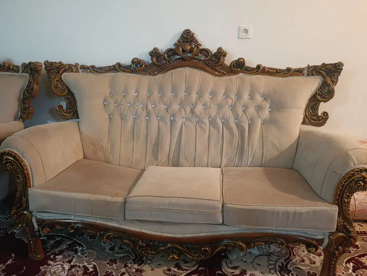 یک دست مبل سالم درحد نو رنگ کرم|مبلمان خانگی و میز عسلی|ایذه, |دیوار