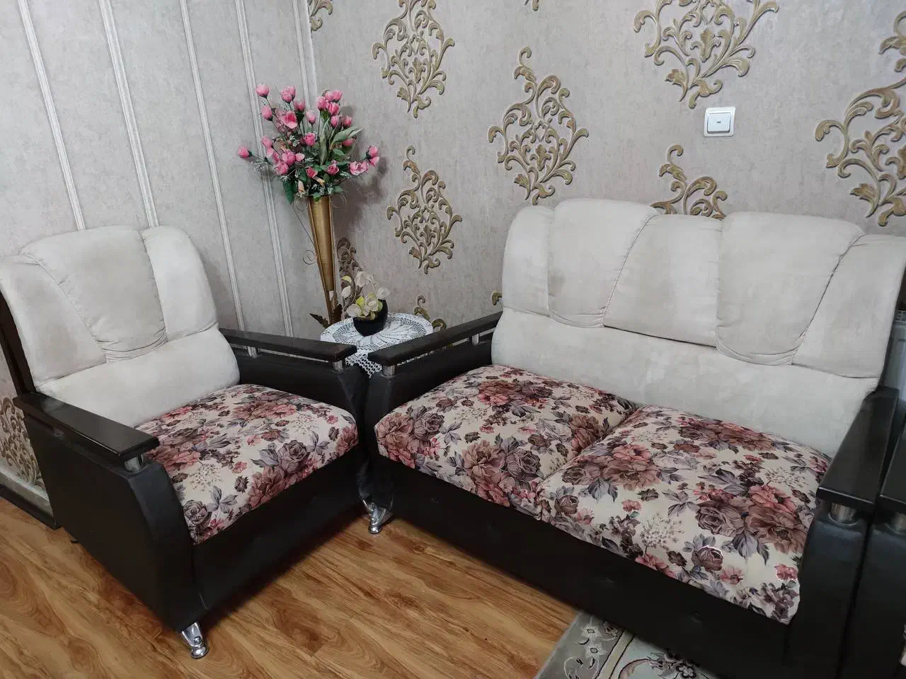 مبل راحتی ۷نفره|مبلمان خانگی و میز عسلی|هشتگرد, فاز ۱ مهستان|دیوار