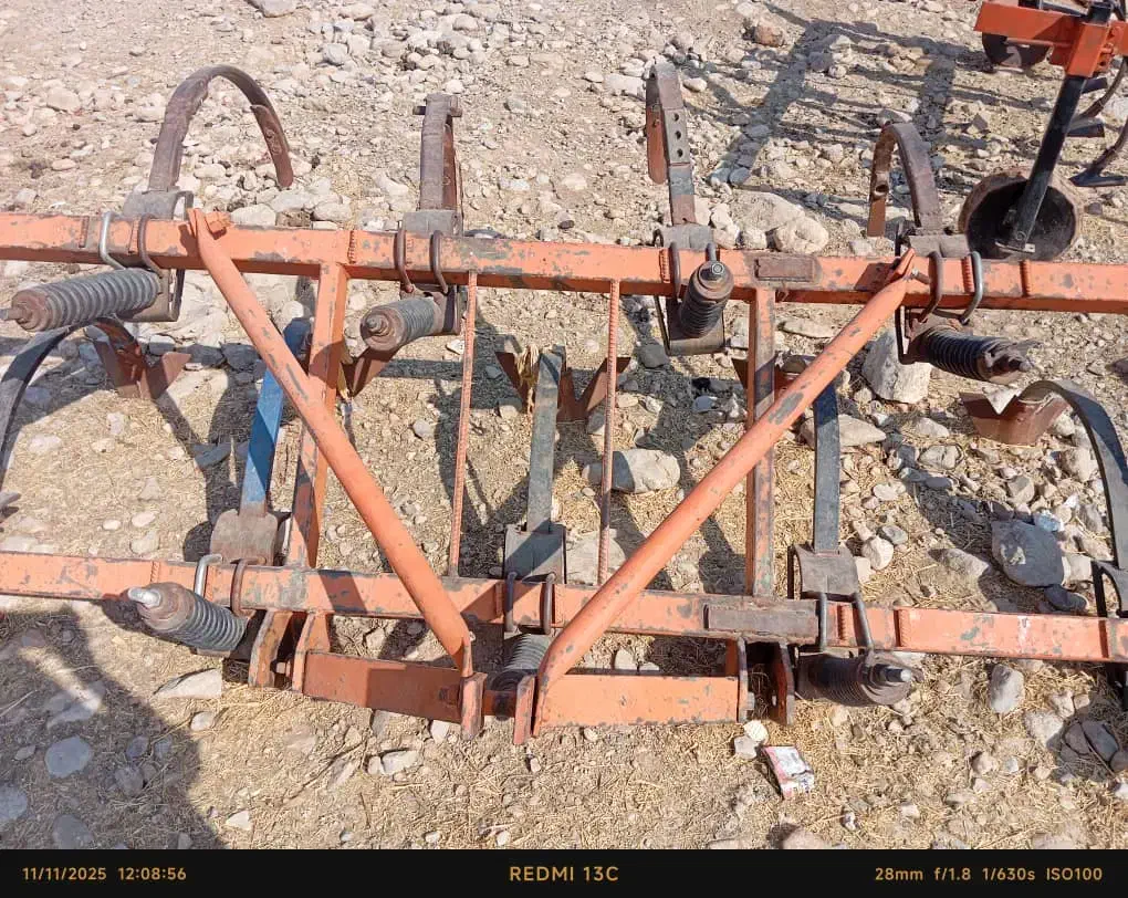 پنج قازی|ماشین‌آلات صنعتی|لالی, |دیوار