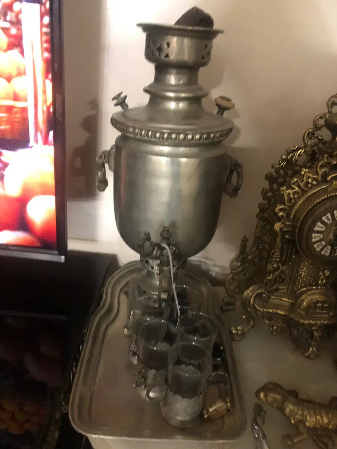 سماور ورشو خیلی قدیمی با چنتا وسایل قدیمی|کلکسیون اشیاء عتیقه|شاهدشهر, |دیوار