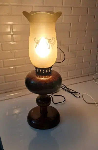 آباژور چراغ خواب گردسوز چوبی|چراغ خواب و آباژور|شهریار, رضی آباد بالا|دیوار