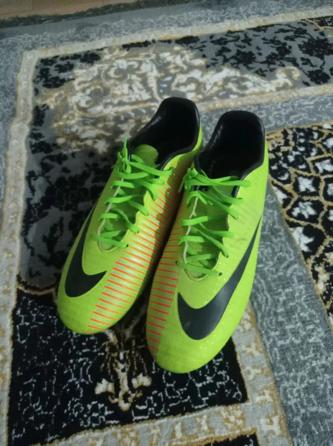 کفش ورزشی|کیف، کفش، کمربند|گنبد کاووس, |دیوار