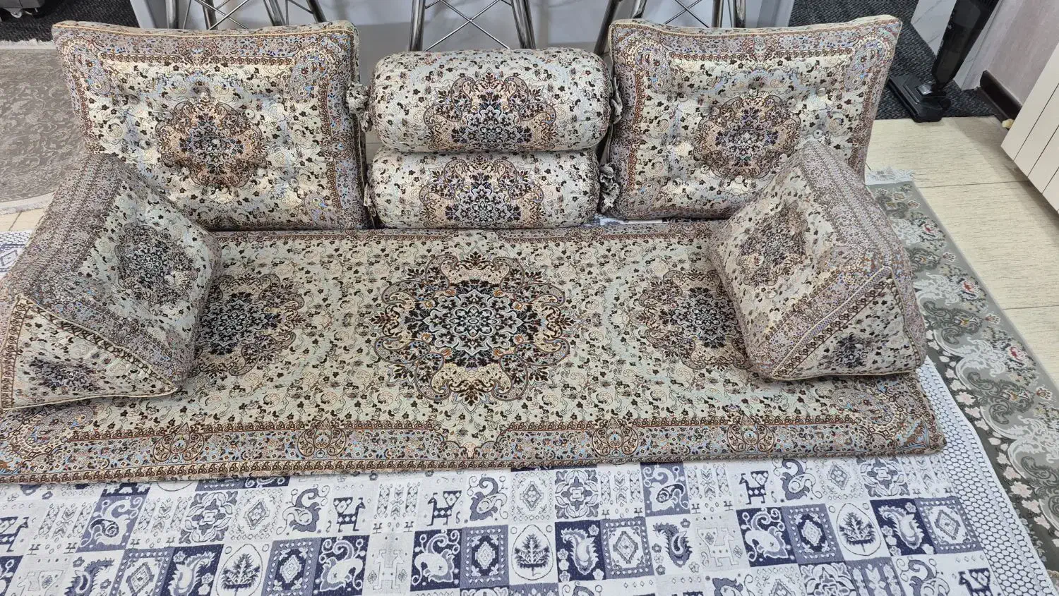 شاه نشین|پشتی|تهران, فلاح|دیوار