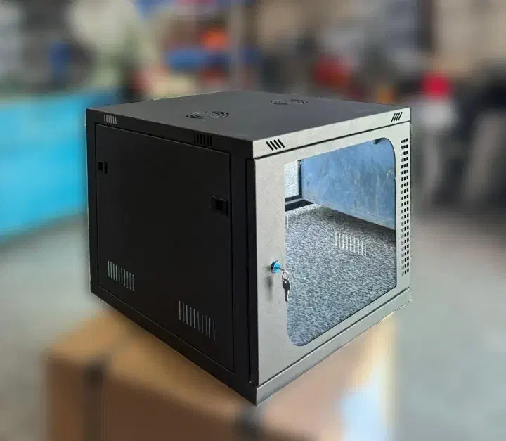 فروش انواع (رکDVR،رک دیواری وایستاده)|دوربین مداربسته|خمینی‌شهر, |دیوار