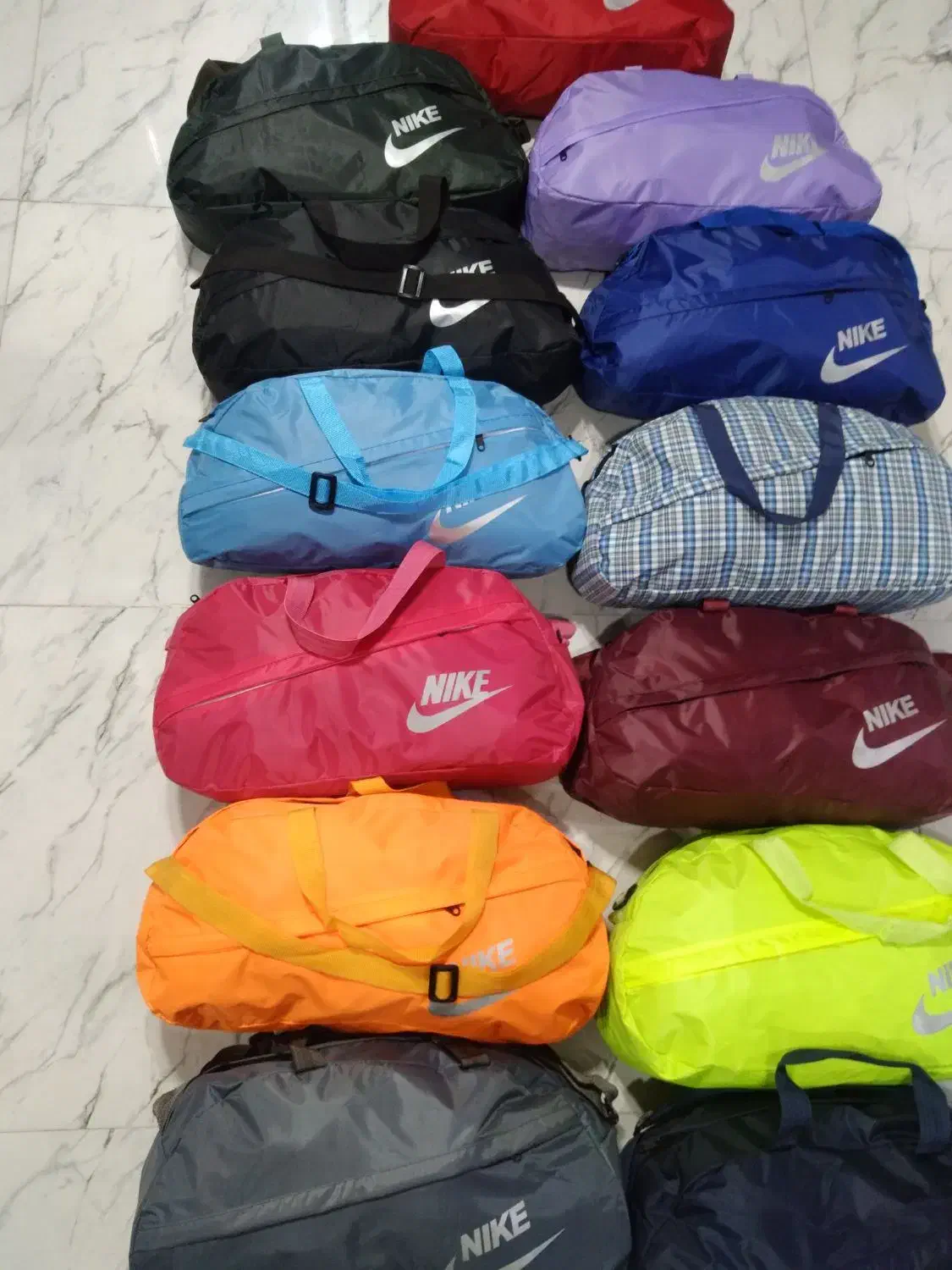 ساک ورزشی و کفش سالنی چمنی کوله کوهنوردی|تجهیزات ورزشی|زنجان, |دیوار