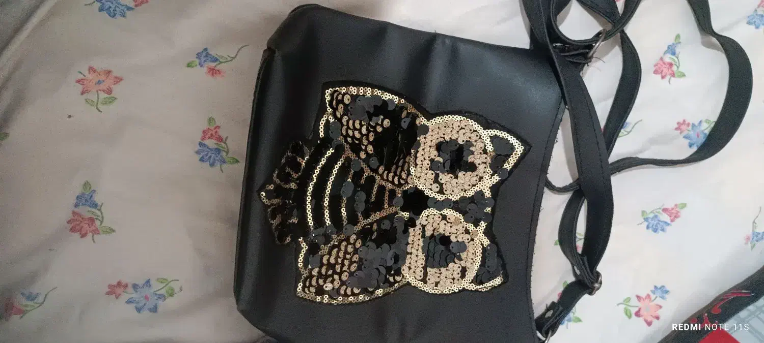 کیف و لباس|کیف، کفش، کمربند|تربت‌حیدریه, قائم|دیوار