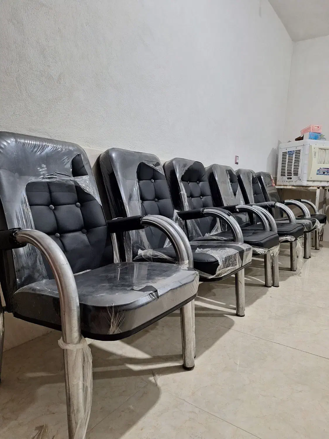 صندلی اداری در حد نو|مبلمان اداری|شیبکوه (فارس), |دیوار