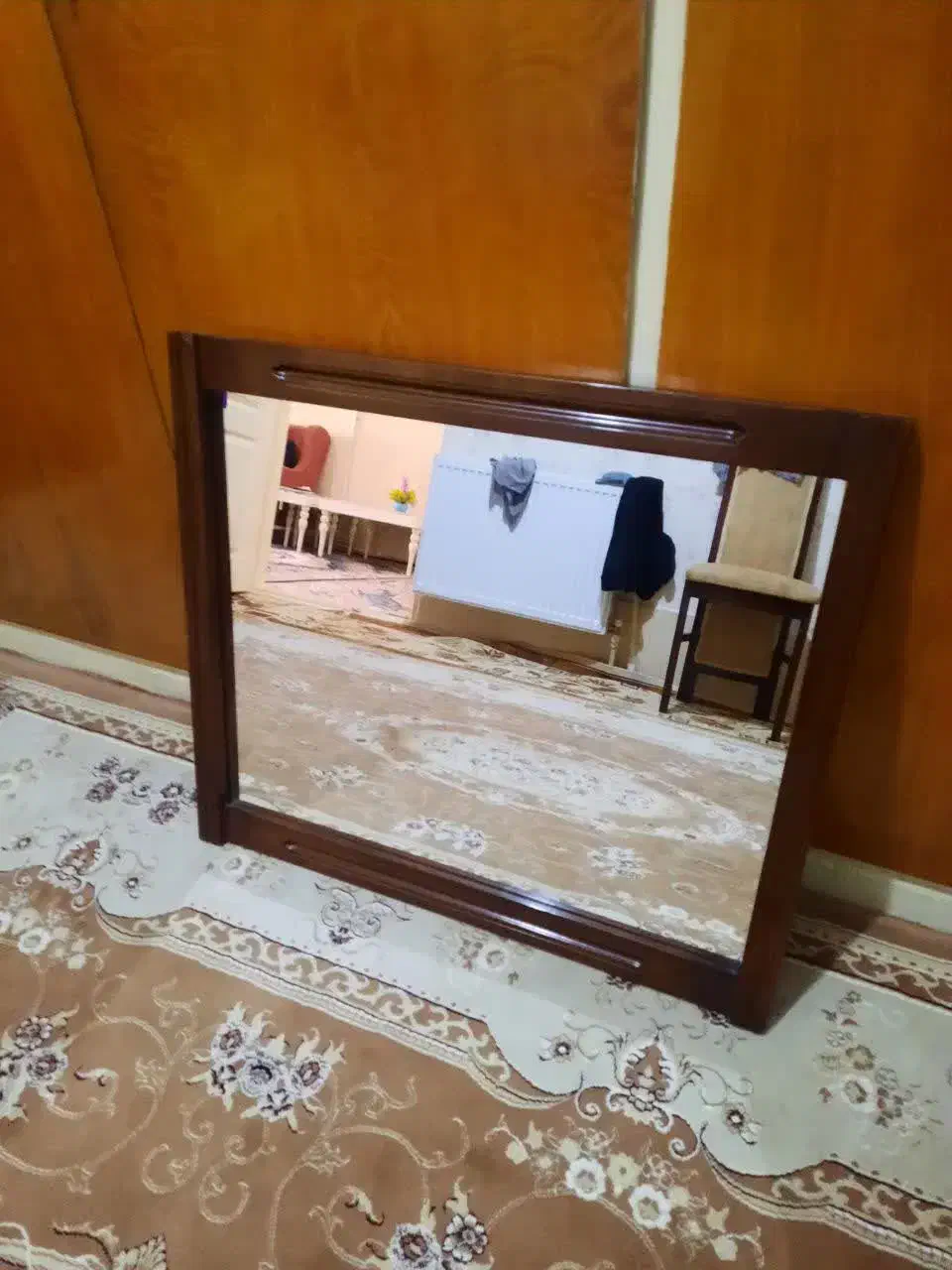 آینه سالم و حاشیه چوب|آینه|اسلامشهر, شهرک مفیدی|دیوار