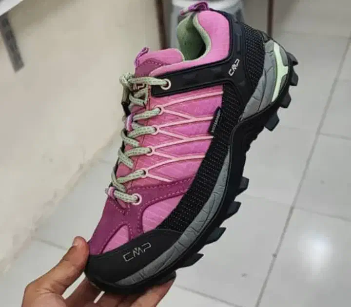 کفش کوهنوردی و زمستونی|کیف، کفش، کمربند|تربت جام, پاسداران|دیوار