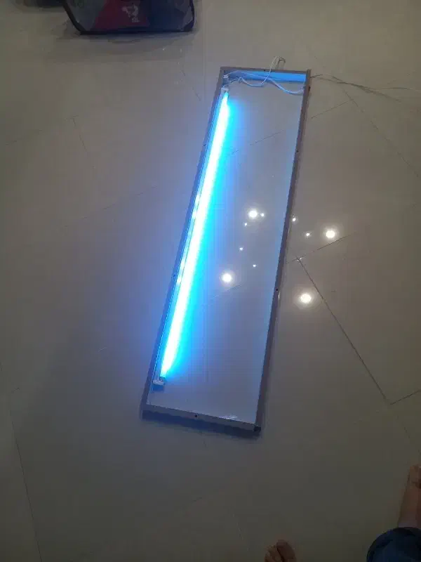 چراغ لامپی پشت تخت|چراغ خواب و آباژور|اندیشه, شهرک صدف|دیوار