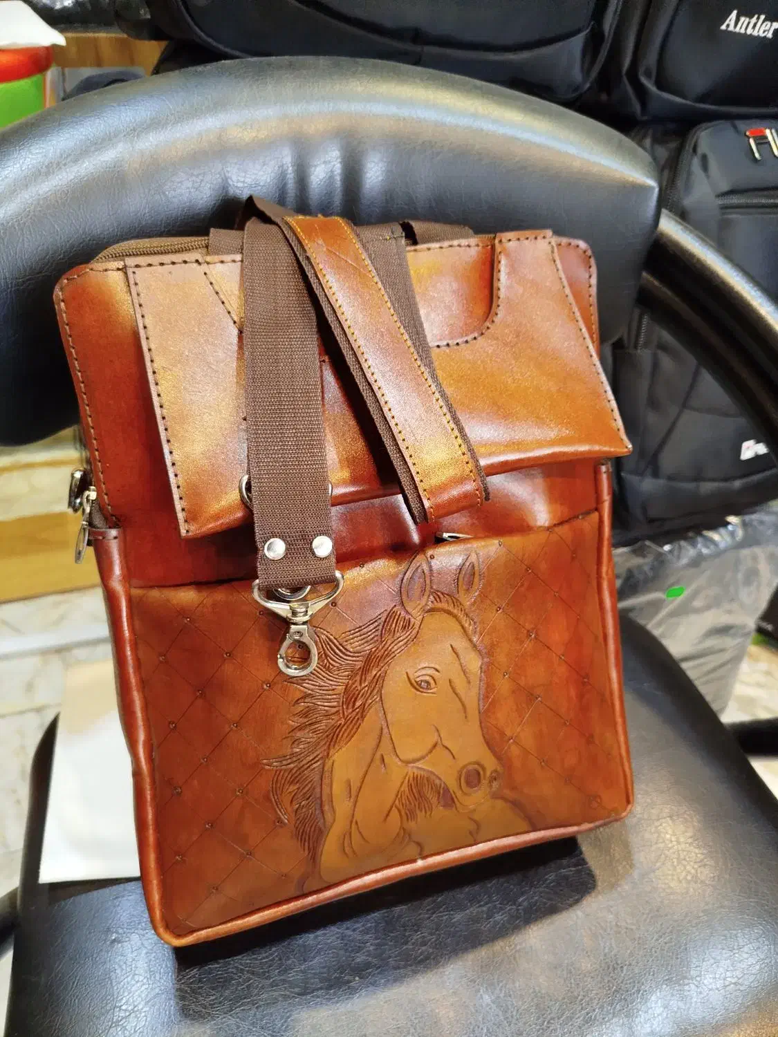 کیف چرم طبیعی مردانه دوشی دست دوز|کیف، کفش، کمربند|اردبیل, |دیوار