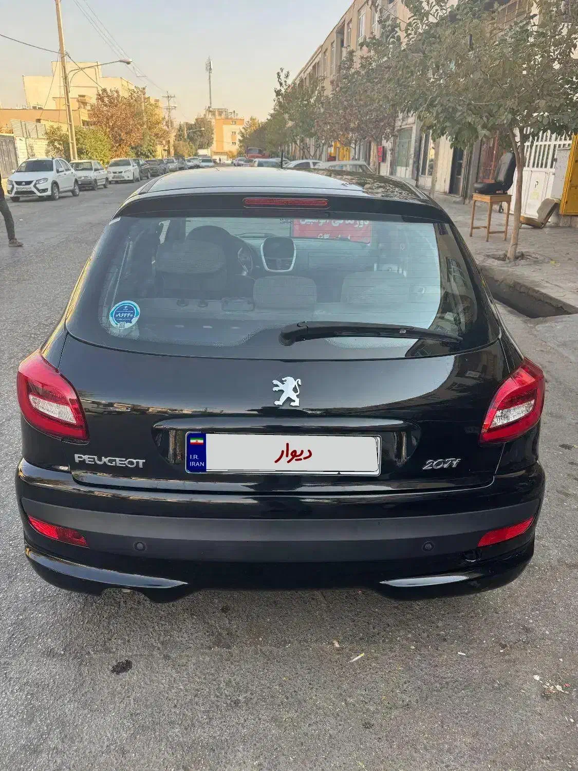 207 سقف فلز ۱۴۰۲|خودرو سواری و وانت|شیراز, میرزاکوچک خان|دیوار