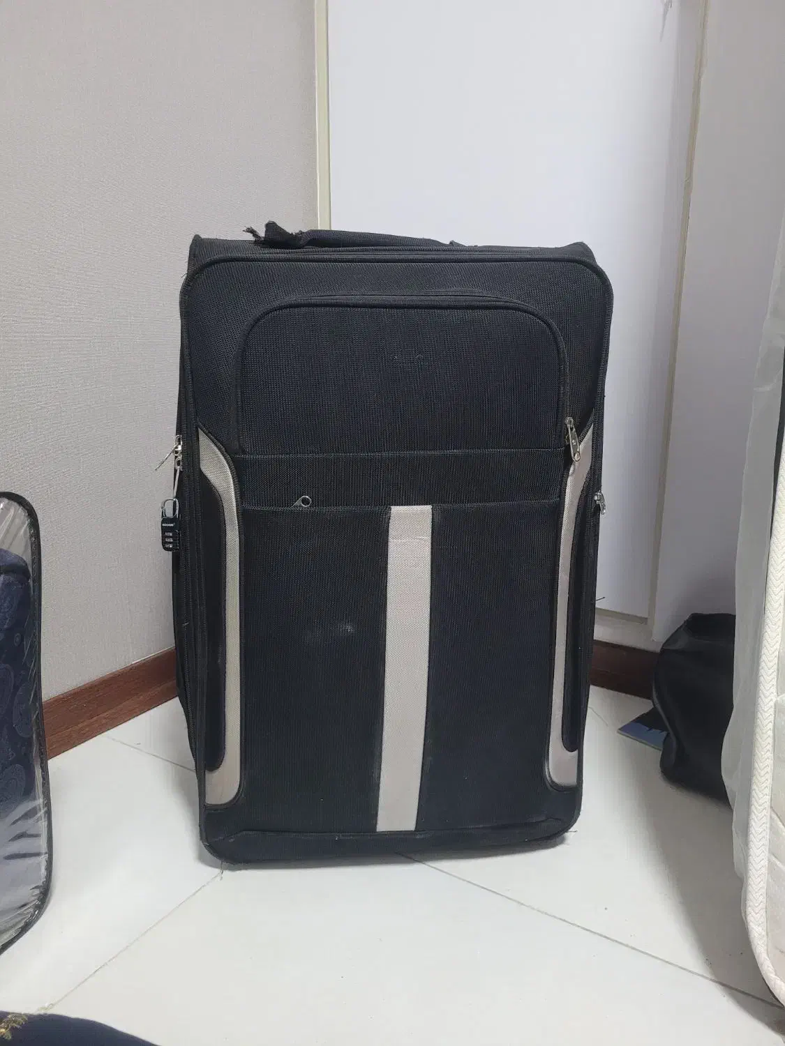 چمدان بزرگ|کیف، کفش، کمربند|ملارد, |دیوار