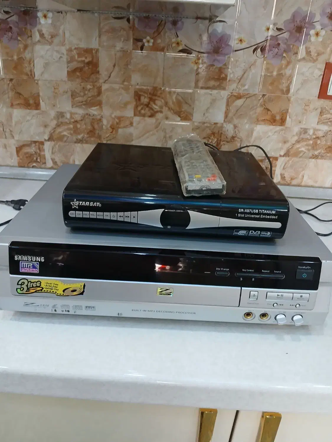 دستگاه سی دی سه دیسک|پخش‌کننده DVD و ویدیو|زاهدان, |دیوار