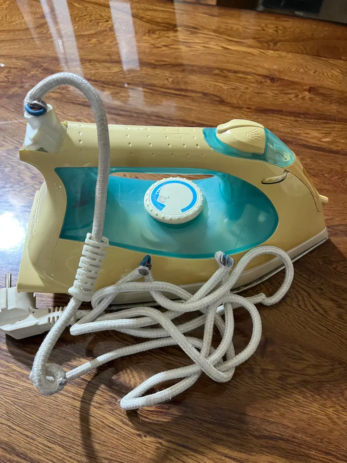 اتو بخار کاملا سالم|اتو و لوازم اتو|گنبد کاووس, |دیوار