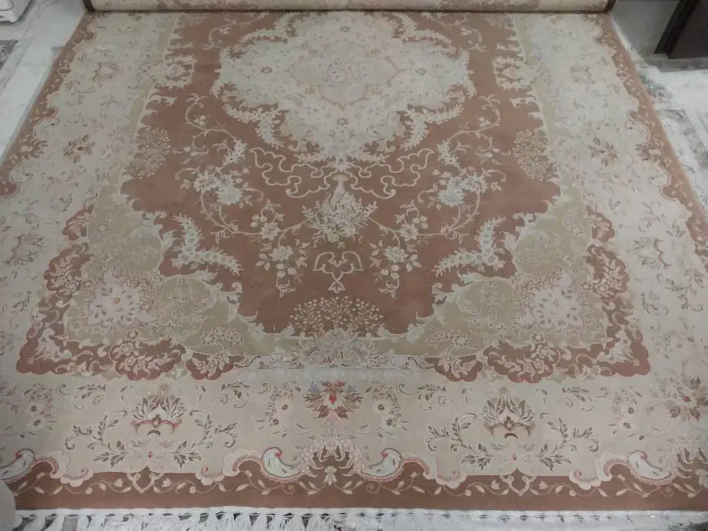 یک تخته فرش ۹ متری ۷۰۰ شانه شسته شو|فرش|چالوس, |دیوار