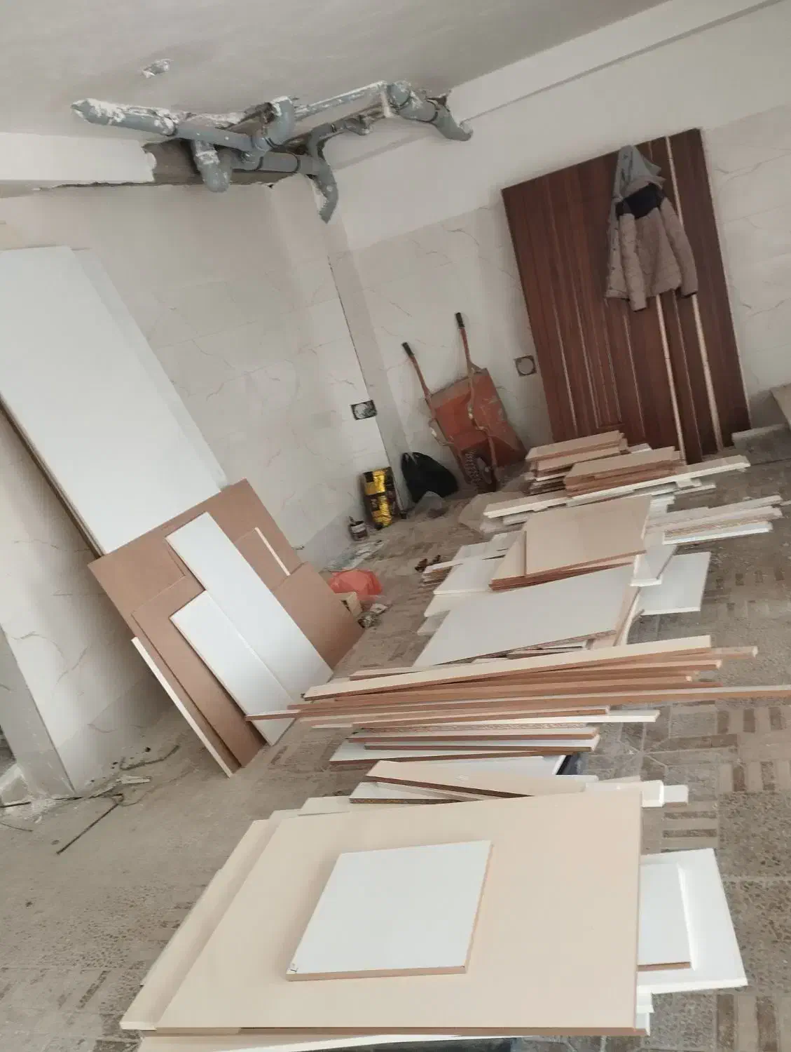 همکار نجار|استخدام معماری، عمران و ساختمانی|رشت, دیانتی|دیوار