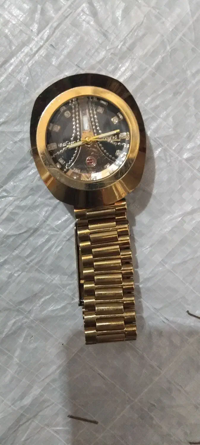 ساعت رادو فقط یکم رنگ پیشت رفت|ساعت|ایرانشهر, |دیوار