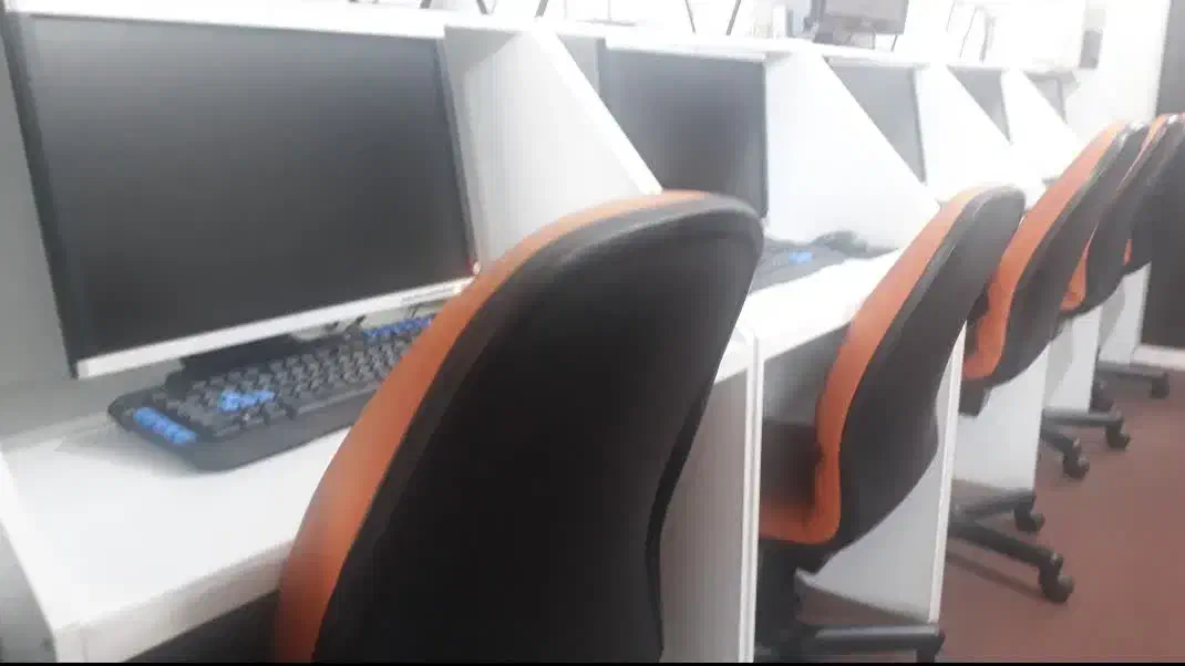 صندلی گردان استوک نیلپر|صندلی و نیمکت|قم, آزادگان|دیوار