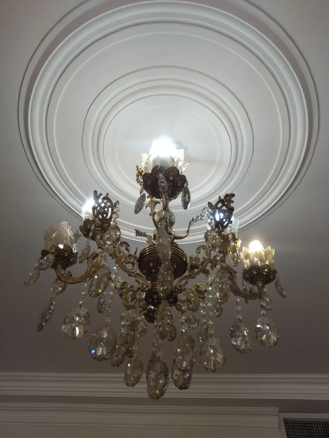 لوستر برنجی اصل ۴ شاخه ۸ شعله|لوستر و چراغ آویز|پاکدشت, پاکدشت (مامازند)|دیوار