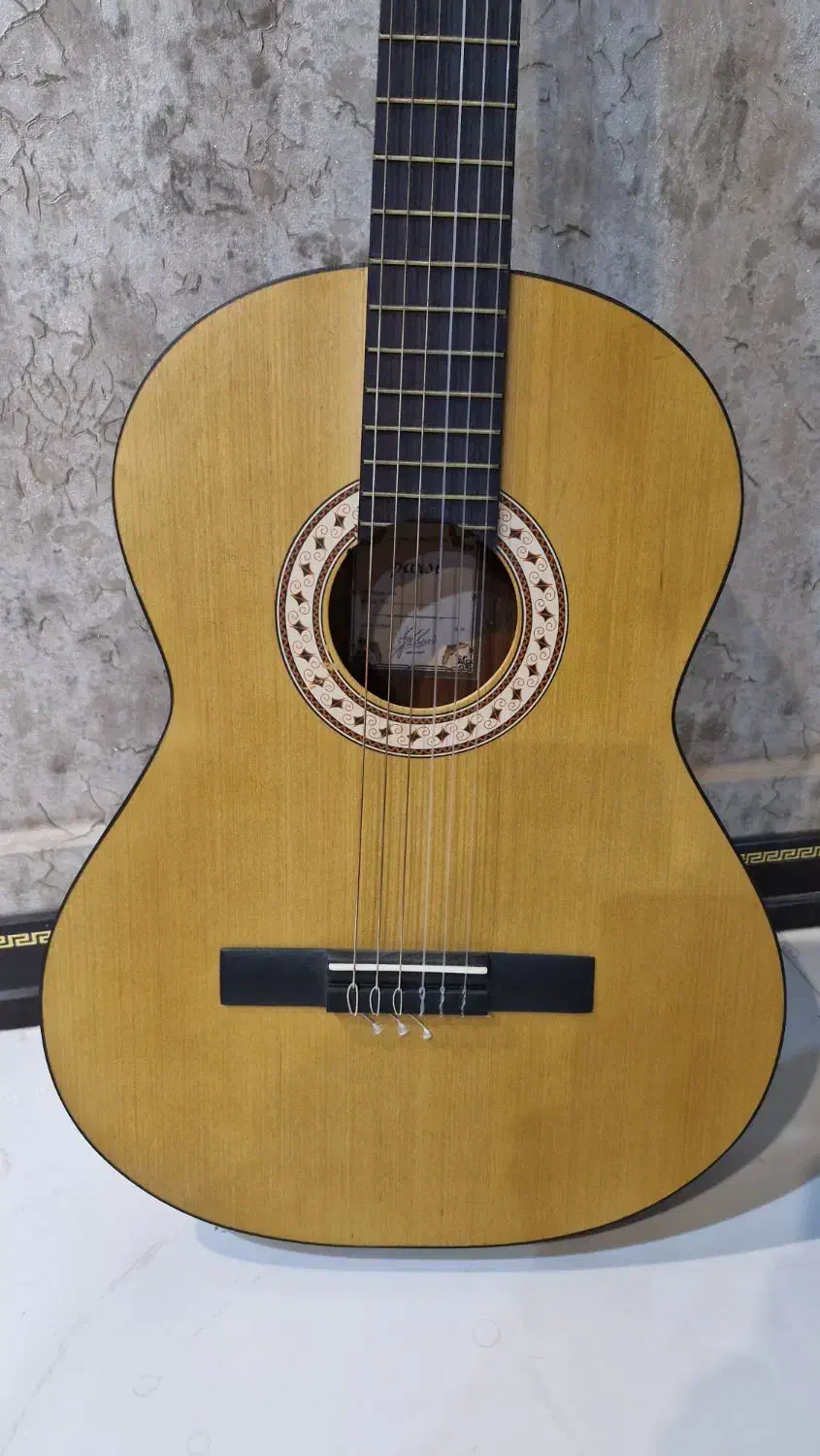 گیتار|گیتار، بیس، امپلیفایر|ساوه, |دیوار