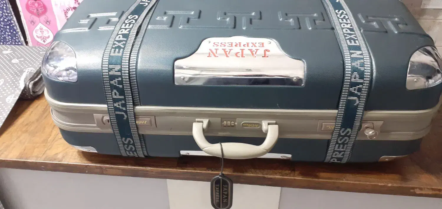 چمدان بزرگ ژاپنی|کیف، کفش، کمربند|مشکین‌دشت, |دیوار