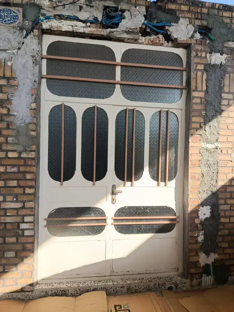 شاب قوطی فنس تیرآهن فلزات درب . مصرفی ضایعات|مصالح و تجهیزات ساختمان|دزفول, |دیوار