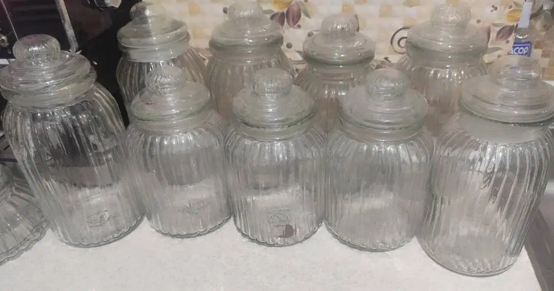 تعدادی بانکه حبوبات|ظروف نگهدارنده، پلاستیکی، یکبارمصرف|جم, |دیوار