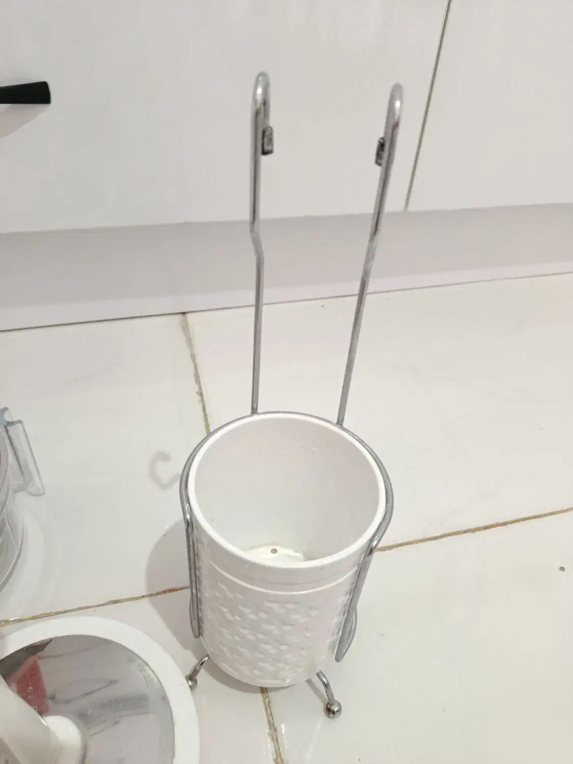 تعدادی وسایل منزل|ظروف نگهدارنده، پلاستیکی، یک‌بارمصرف|بیرجند, |دیوار