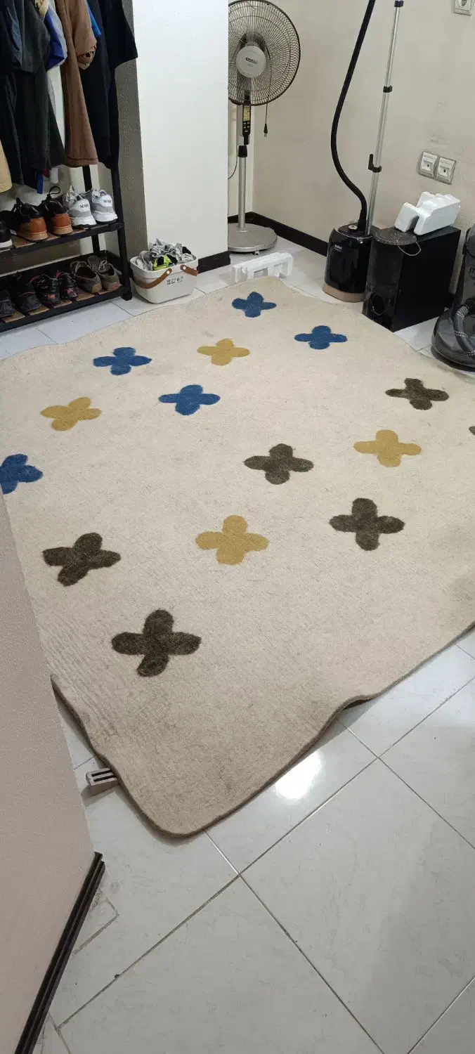 ۲عدد فرش سه و چهار متری|فرش|شاهینشهر, اقبال لاهوری|دیوار