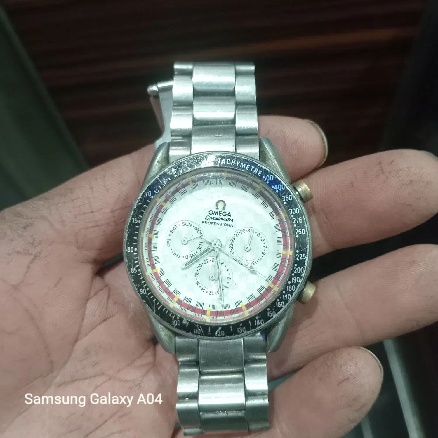 ساعت وگوشی ومقداری لوازم|ساعت|بروجرد, |دیوار