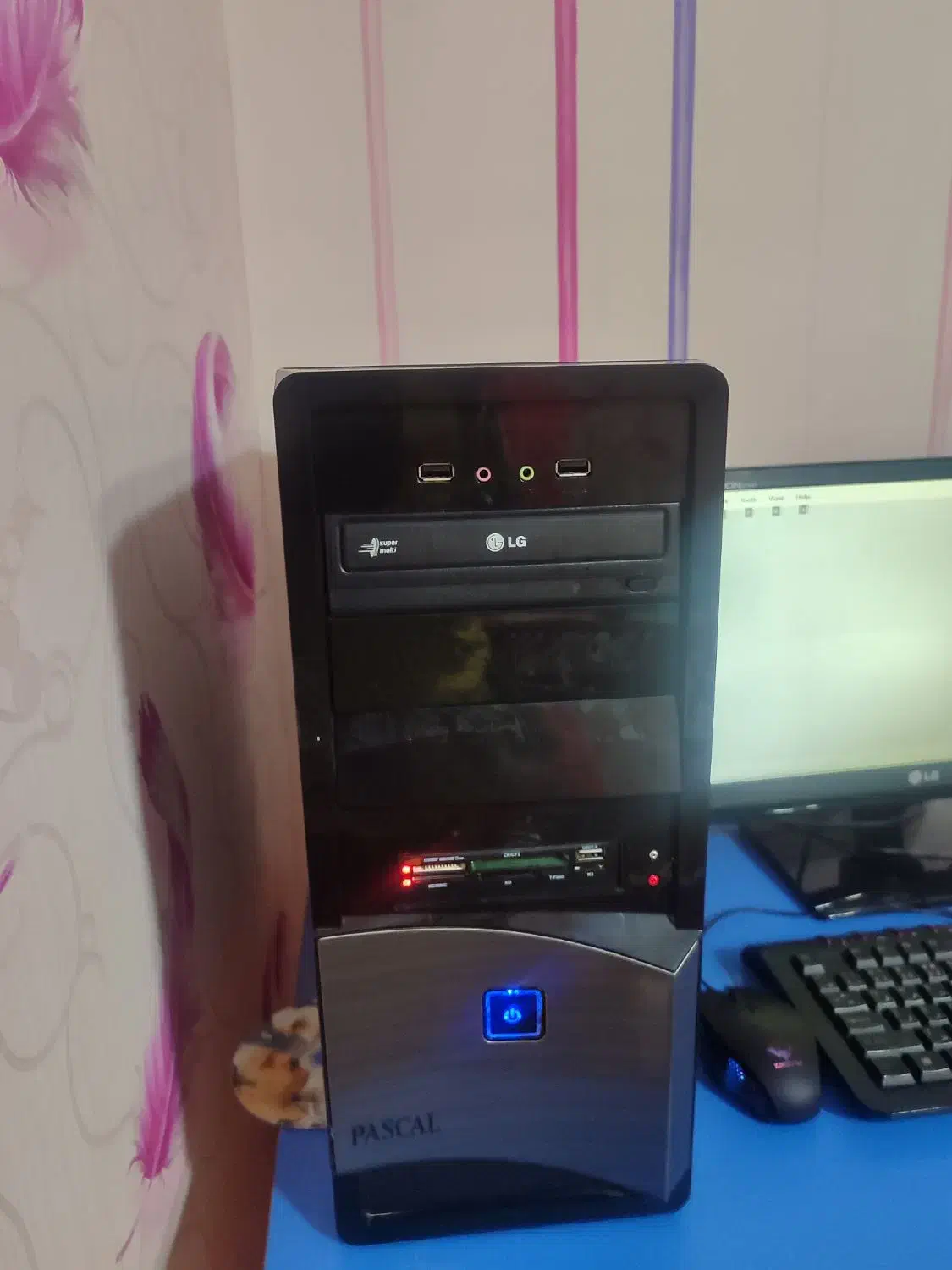 کامپیوتر و لوازم جانبی|قطعات و لوازم جانبی رایانه|صدرا-فارس, فاز ۱|دیوار