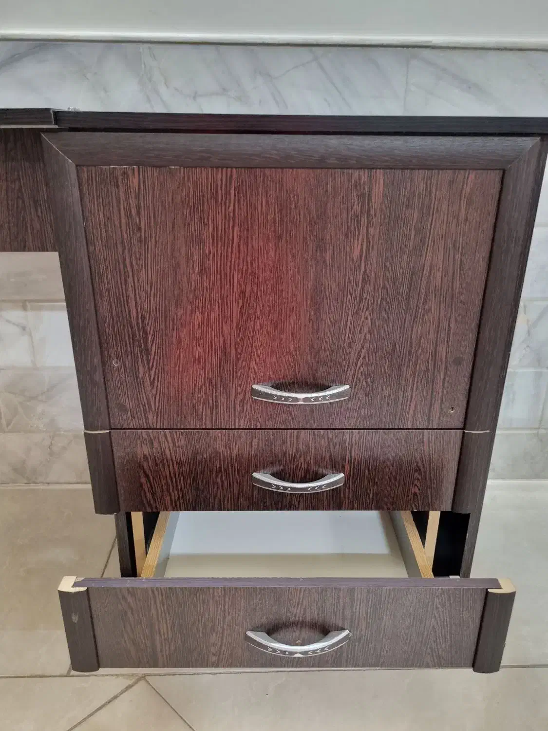 میز چرخ خیاطی مبله|لوازم خیاطی و بافتنی|کاشان, درب جوشقان|دیوار