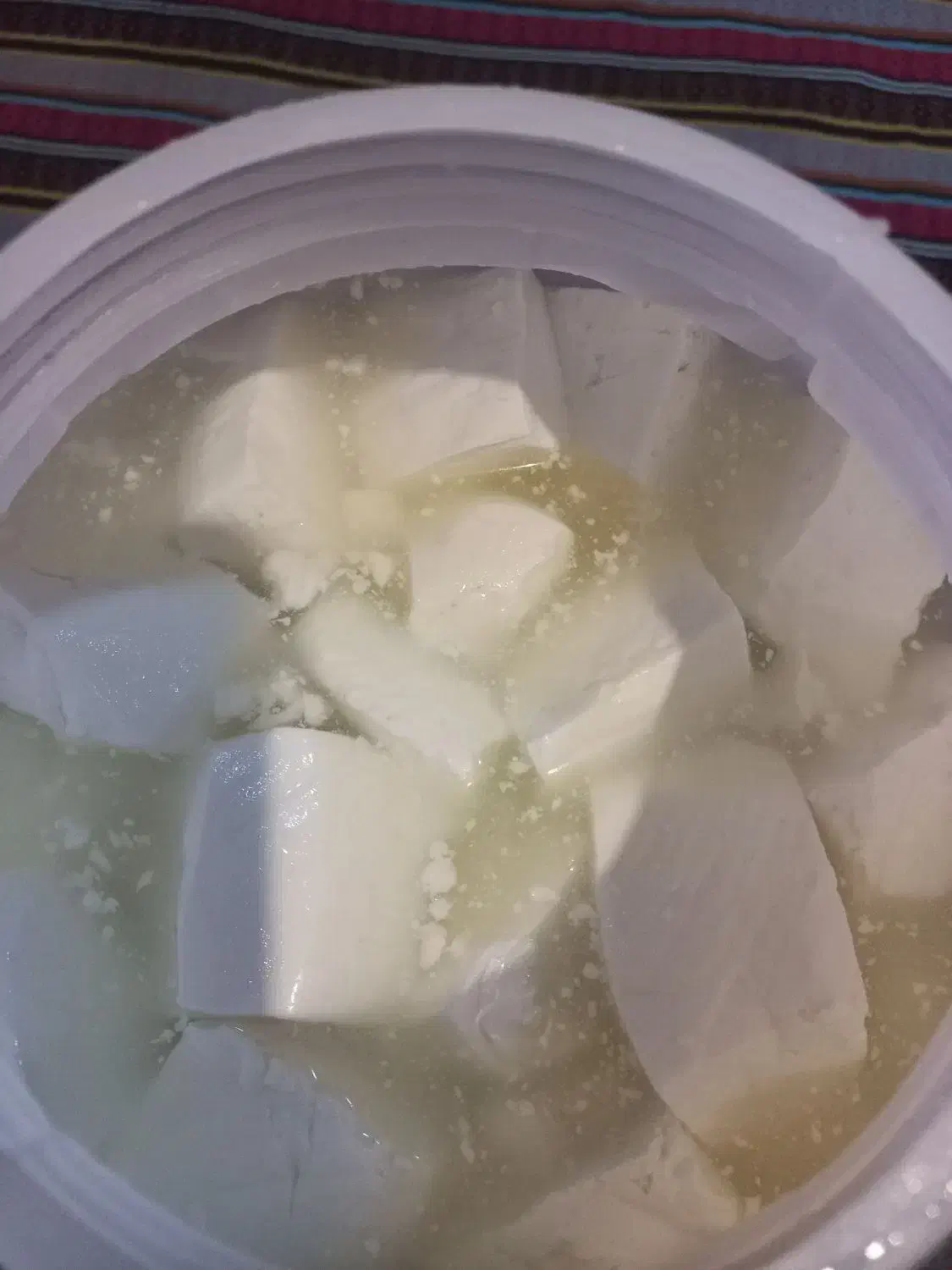 پنیر محلی گاوی|خوردنی و آشامیدنی|ایواوغلی, |دیوار