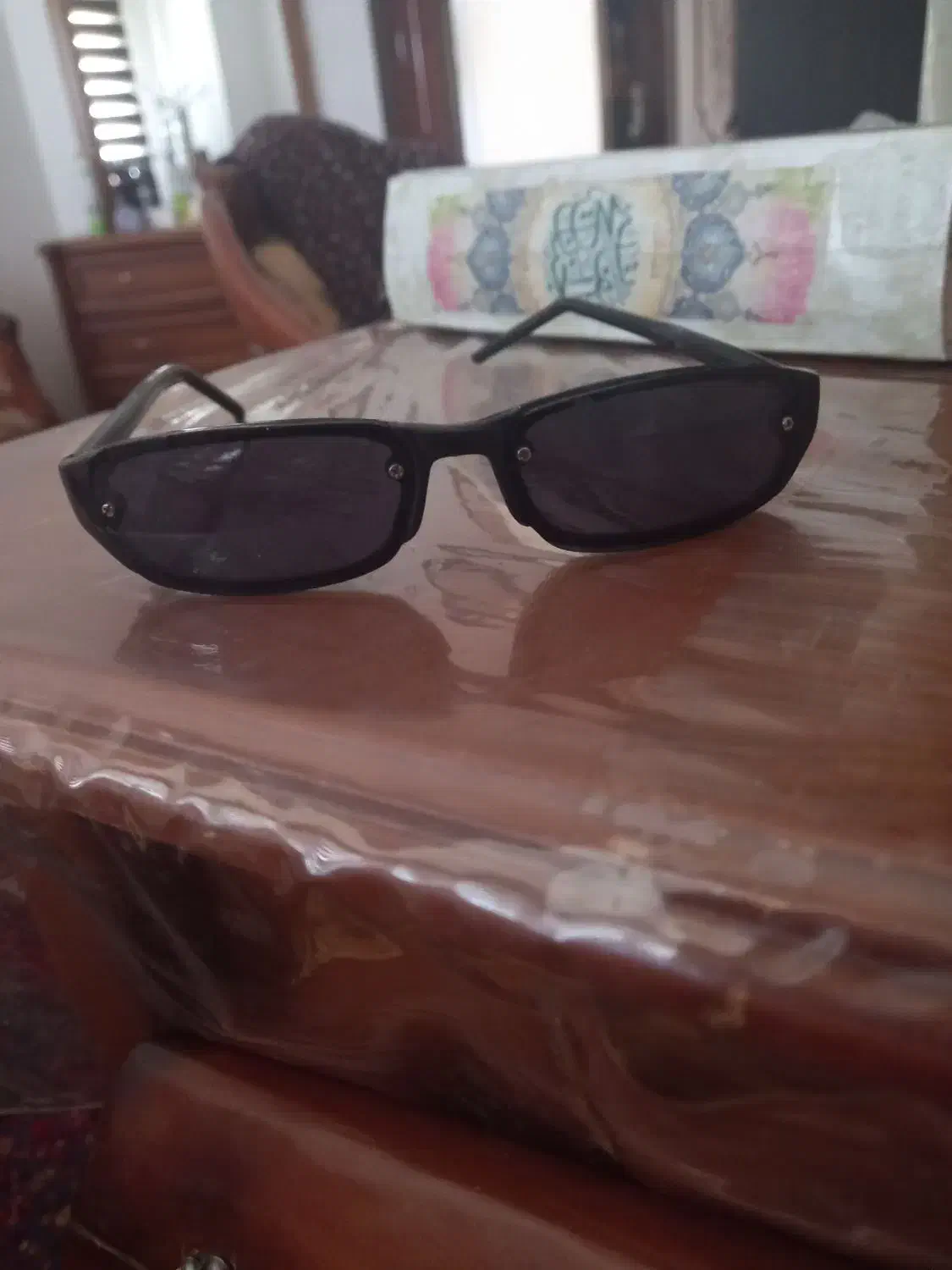 عینک آفتابی تمیز و در حد نو|زیورآلات و اکسسوری|شیراز, غدیر جنوبی|دیوار